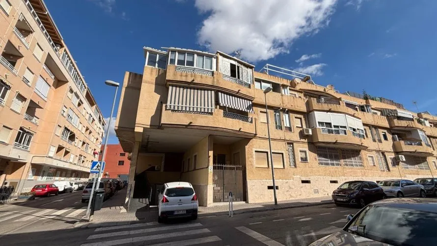 Apartamento de 78m² en Torrevieja, España No. 1577