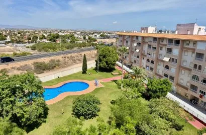Ático de 2 dormitorios en Torrevieja, España No. 1550