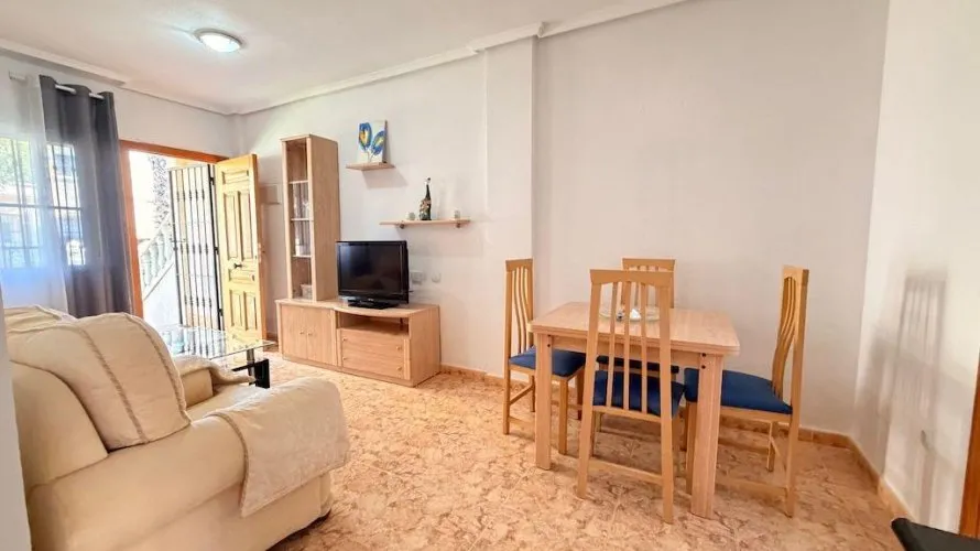 Bungalow de 2 dormitorios en Campoamor, España No. 1564 № 8