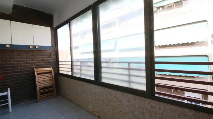 Apartamento de 2 dormitorios en Alicante, España No. 1527 № 2