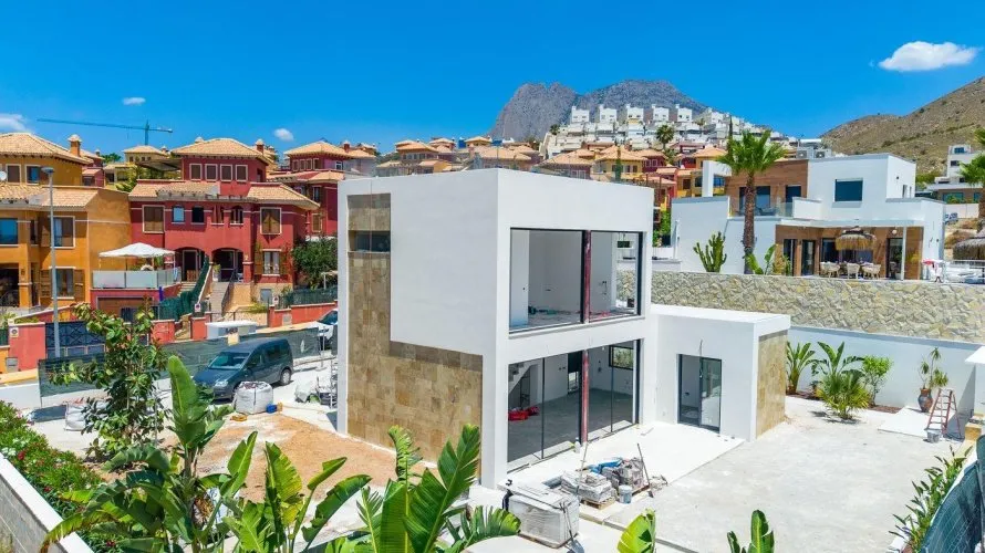 Villa de 4 dormitorios en Finestrat, España No. 1663 № 15