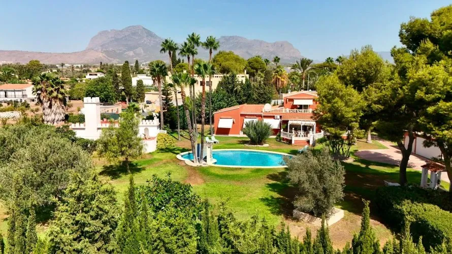 Villa de 5 dormitorios en Benidorm, España No. 1679 № 15
