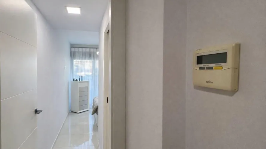 Villa de 4 dormitorios en Alicante, España No. 1643 № 4