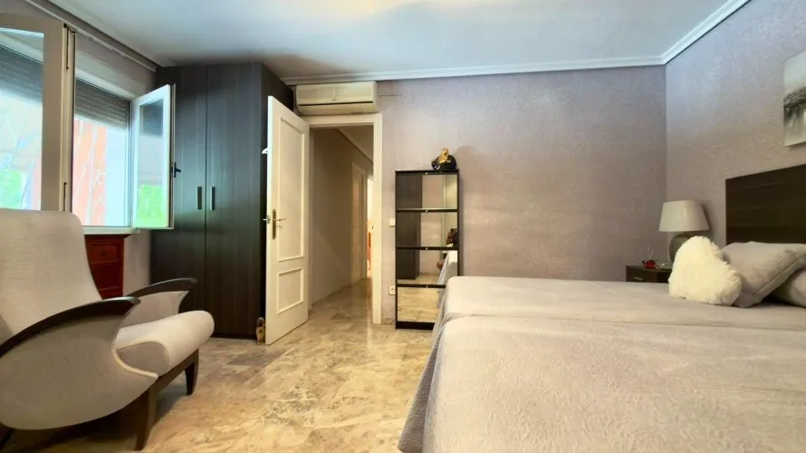 Villa de 5 dormitorios en Benidorm, España No. 1679 № 23