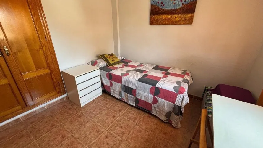 Bungalow de 2 dormitorios en Alicante, España No. 1645 № 3
