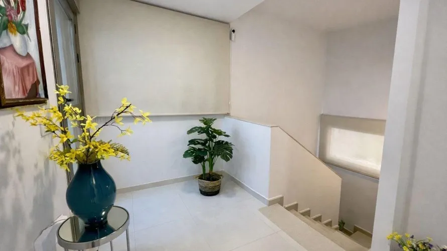 Villa de 4 dormitorios en Alicante, España No. 1643 № 8