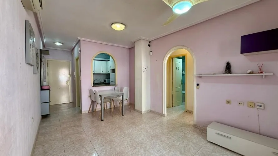 Apartamento de 2 dormitorios en Torrevieja, España No. 1704 № 24