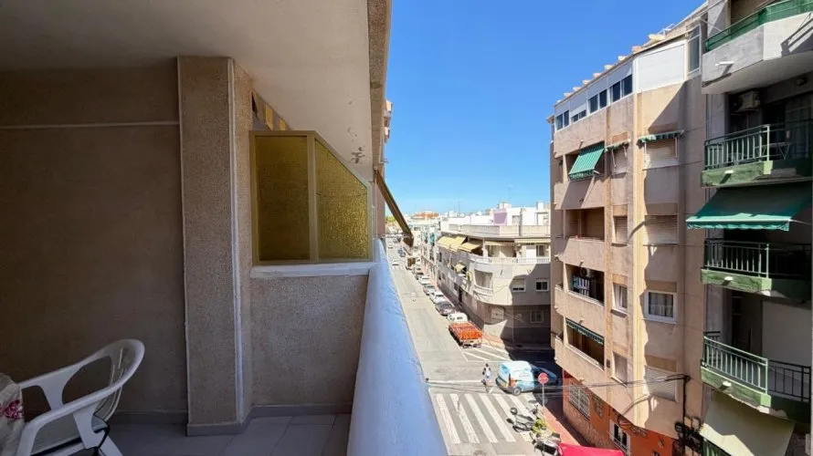 Apartamento de 1 dormitorio en Torrevieja, España No. 1775 № 2