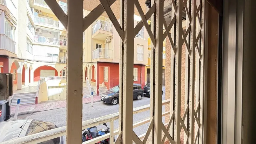 Apartamento de 3 dormitorios en Torrevieja, España No. 1751