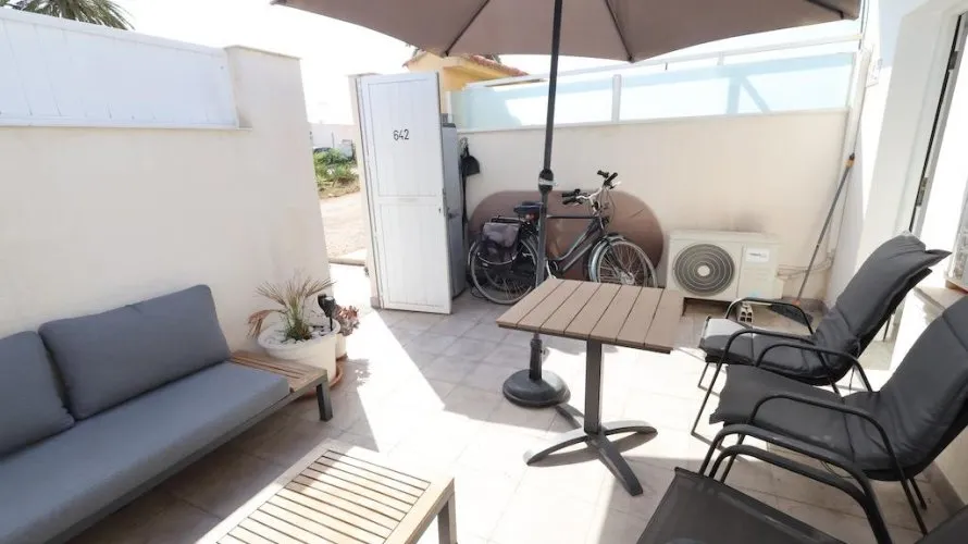 Bungalow de 3 dormitorios en Torrevieja, España No. 1765 № 2
