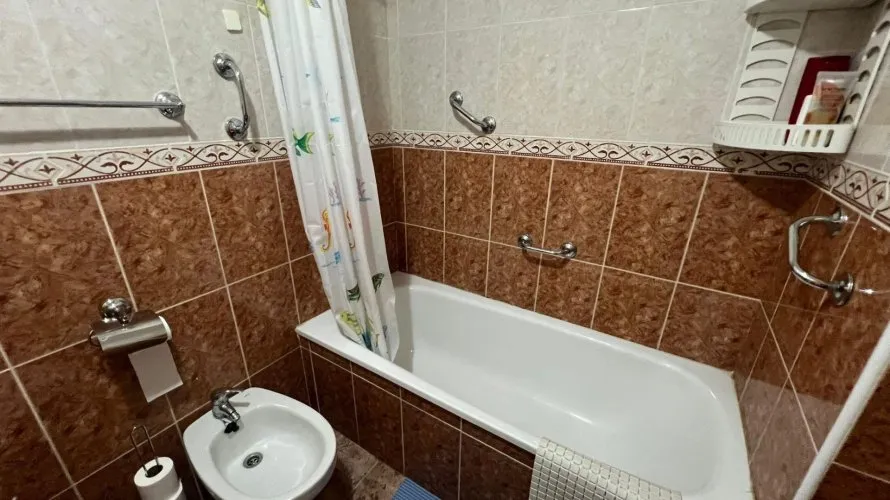 Apartamento de 2 dormitorios en Torrevieja, España No. 1706