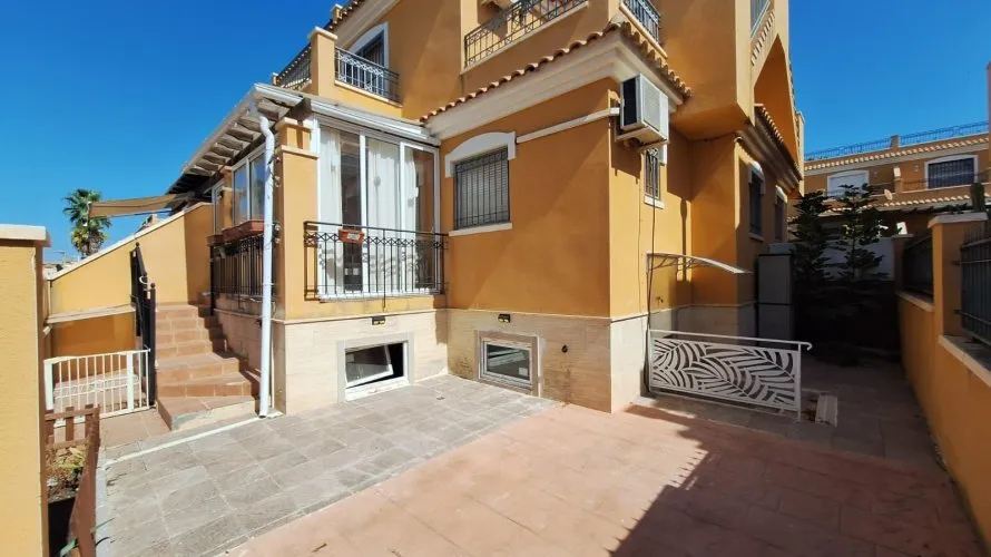 Dúplex de 83m² en Torrevieja, España No. 1749 № 28