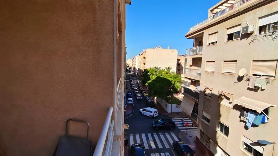 Apartamento de 2 dormitorios en Torrevieja, España No. 1789 № 3