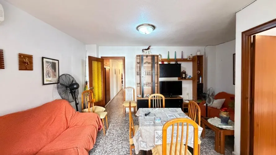 Apartamento de 3 dormitorios en Torrevieja, España No. 1751 № 1