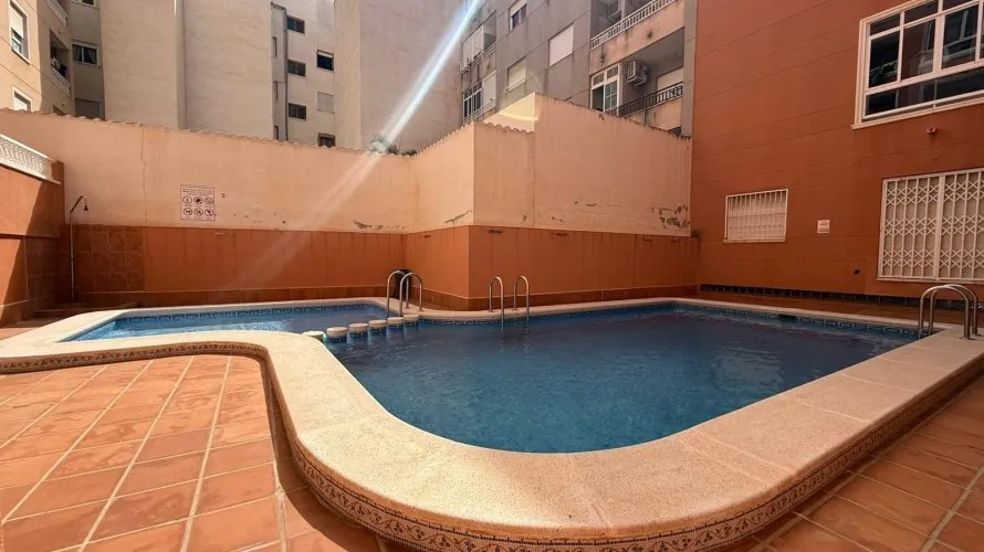 Apartamento de 2 dormitorios en Torrevieja, España No. 1704 № 20