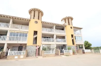 Apartamento de 2 dormitorios en La Zenia, España No. 1738
