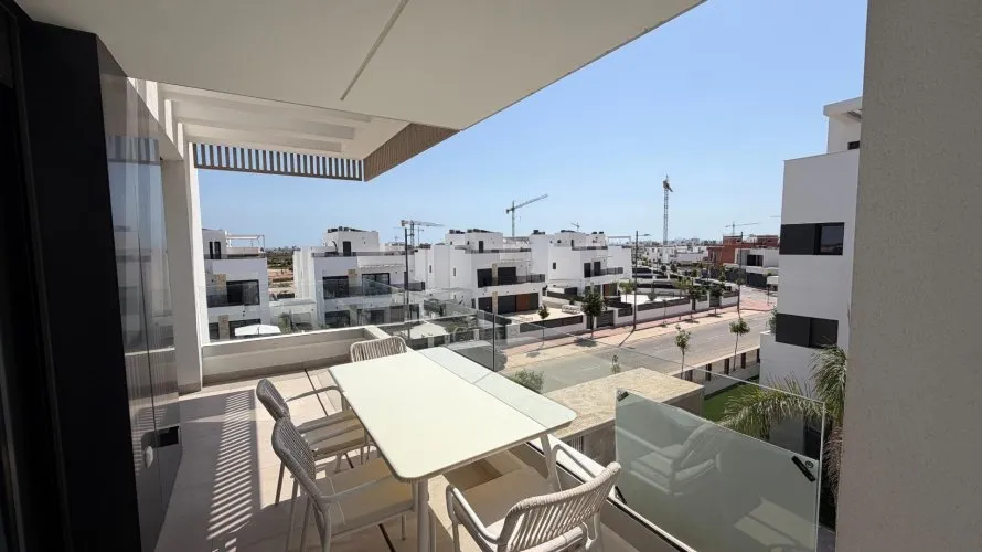 Apartamento de 2 dormitorios en Los Alcázares, España No. 1737 № 4