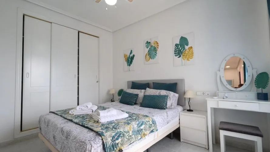 Apartamento de 2 dormitorios en Alicante, España No. 1819 № 7