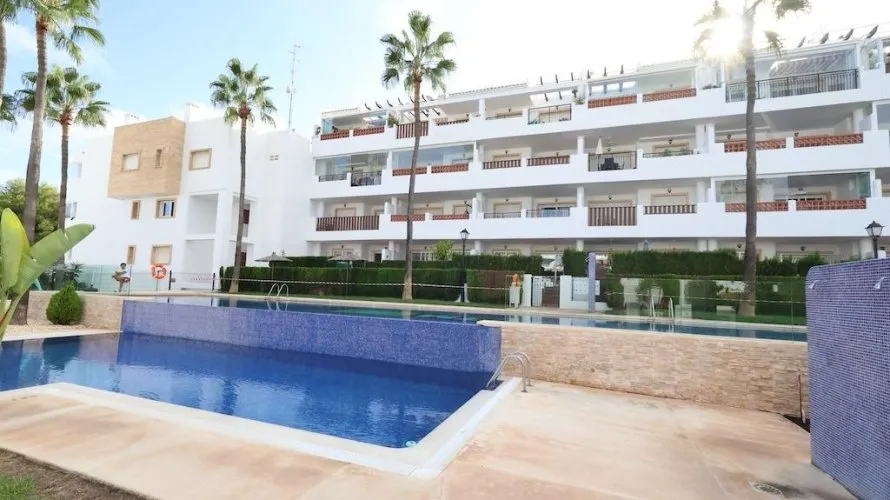 Apartamento de 2 dormitorios en Alicante, España No. 1820 № 7