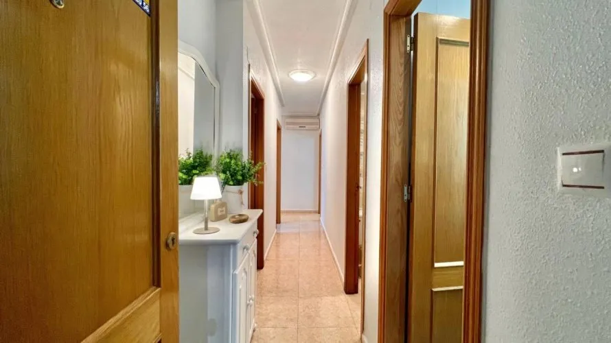 Apartamento de 2 dormitorios en Torrevieja, España No. 1804 № 26