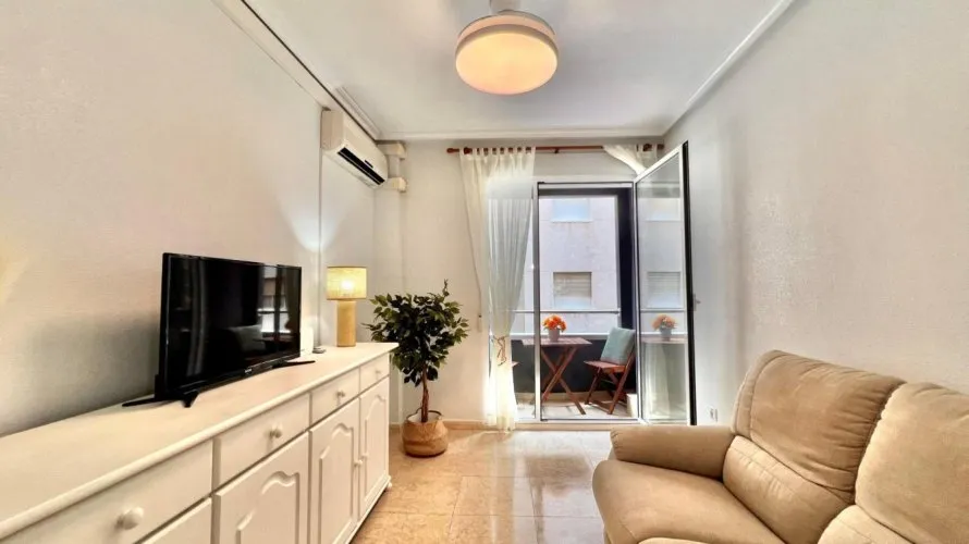 Apartamento de 2 dormitorios en Torrevieja, España No. 1804 № 16
