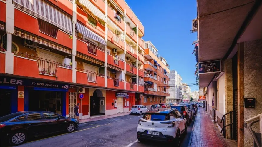 Apartamento de 1 dormitorio en Torrevieja, España No. 1837 № 3