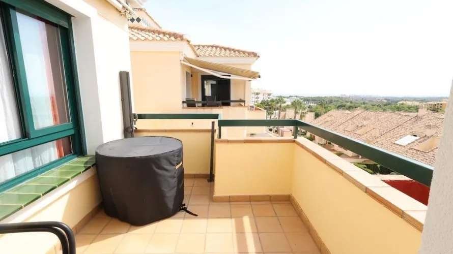 Apartamento de 2 dormitorios en Alicante, España No. 1819 № 1