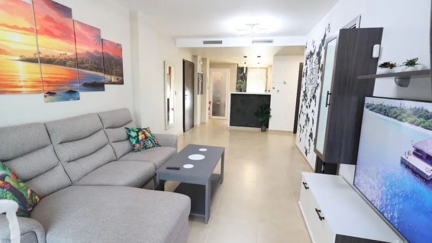 Apartamento de 2 dormitorios en Alicante, España No. 1820 № 25