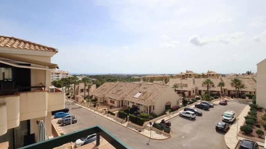 Apartamento de 2 dormitorios en Alicante, España No. 1819 № 2