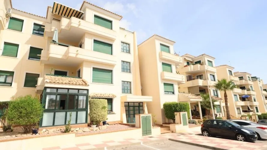 Apartamento de 2 dormitorios en Alicante, España No. 1819 № 10