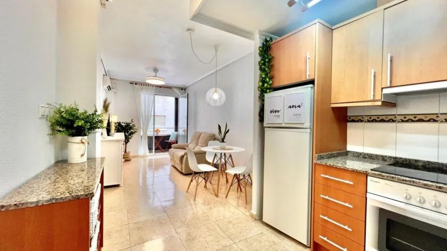 Apartamento de 2 dormitorios en Torrevieja, España No. 1804 № 20