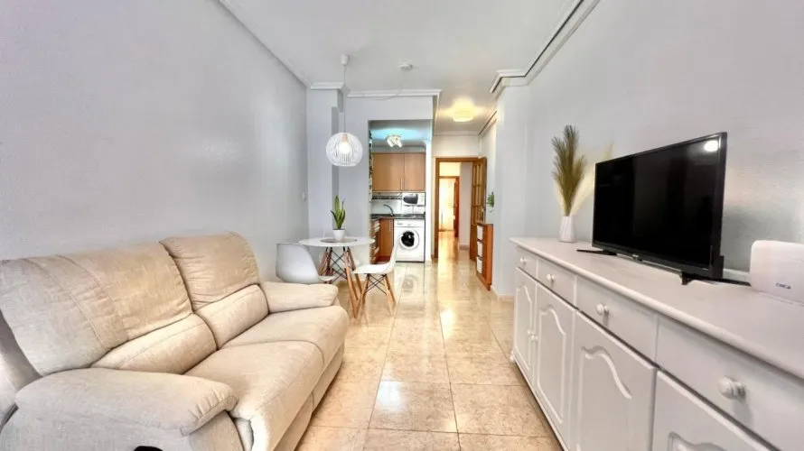 Apartamento de 2 dormitorios en Torrevieja, España No. 1804 № 9