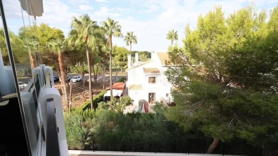 Apartamento de 2 dormitorios en Alicante, España No. 1820 № 3