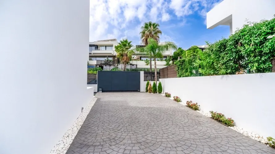 House de 5 chambres à Cancelada, Spain No. 400 № 1