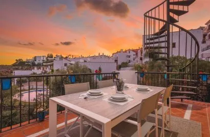 Apartment de 2 chambres à Benahavis, Spain No. 319