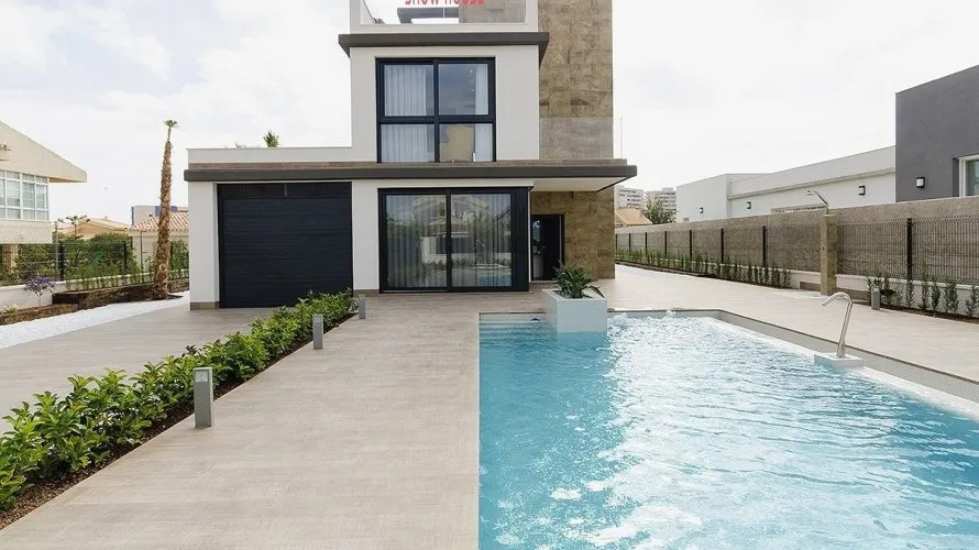 Villa de 4 chambres à Playa Honda, Espagne No. 671
