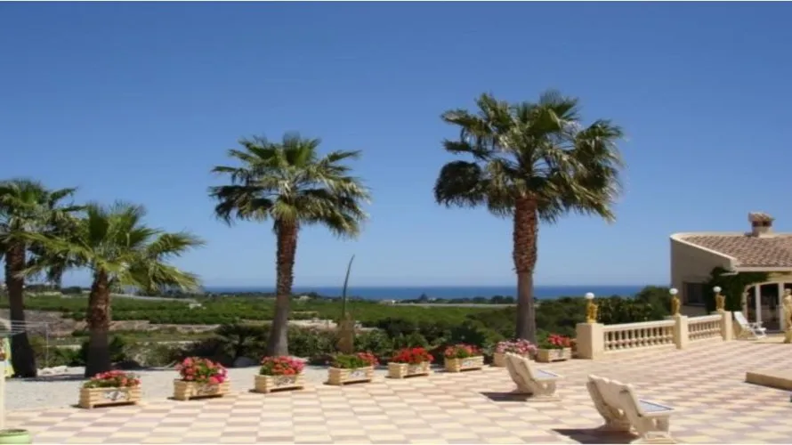 Villa de 5 chambres à L'Alfàs del Pi, Espagne No. 878 № 2