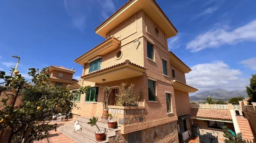 Villa de 480m² à Benidorm, Espagne No. 1036 № 3