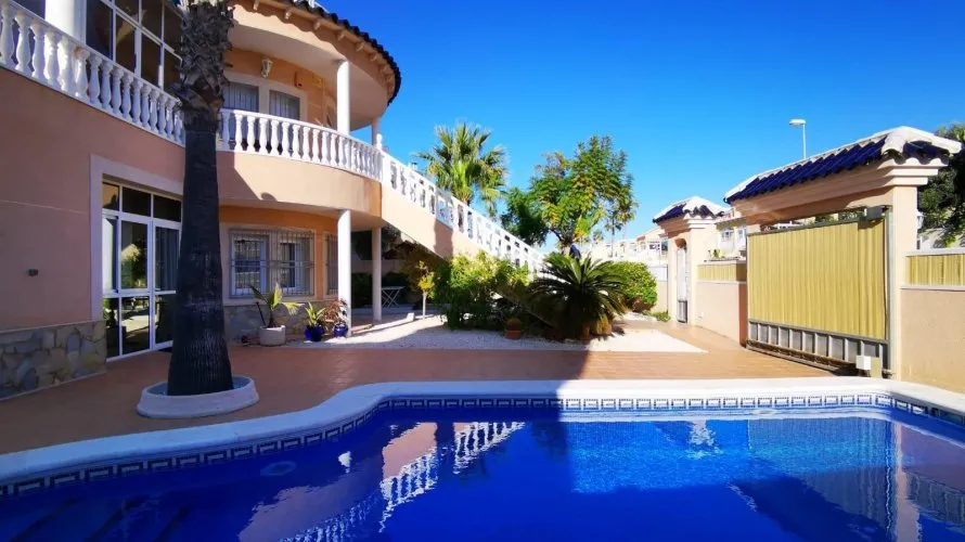 Apartment de 256m² à La Florida, Espagne No. 1058 № 10