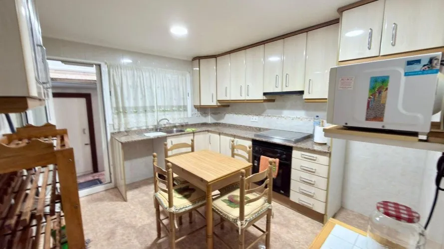 Apartment de 3 chambres à Alicante, Spain No. 1241