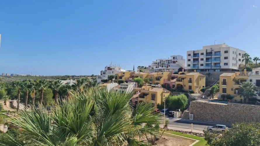 Villa de 124m² à Alicante, Espagne No. 1228 № 8