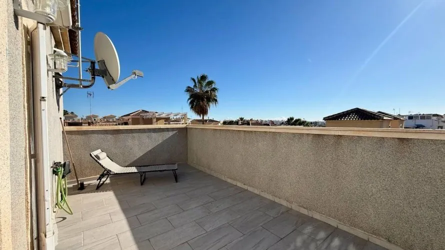 Villa de 4 chambres à Playa Flamenca II, Espagne No. 604