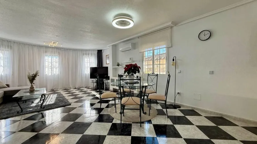 Villa de 4 chambres à Playa Flamenca II, Espagne No. 604 № 22