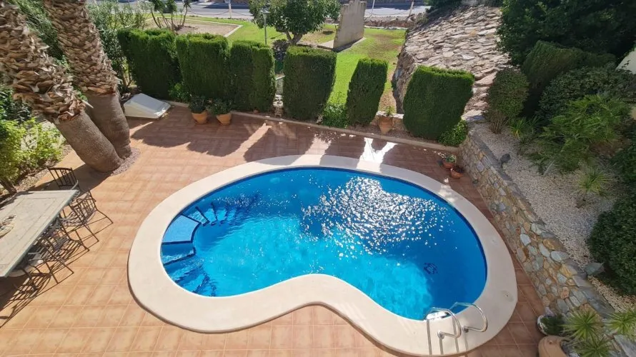 Villa de 124m² à Alicante, Espagne No. 1228 № 12