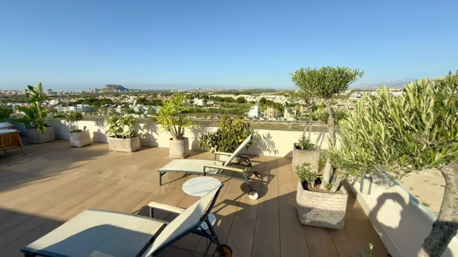 Penthouse de 3 chambres à Alicante, Spain No. 1179