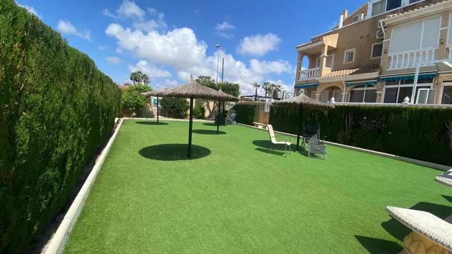 House de 3 chambres à Torrevieja, Espagne No. 1330 № 2