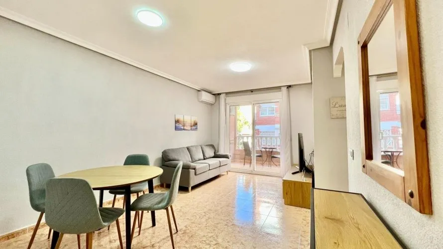 Apartment de 2 chambres à Torrevieja, Spain No. 1347