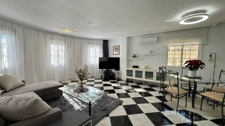 Villa de 4 chambres à Playa Flamenca II, Espagne No. 604 № 23