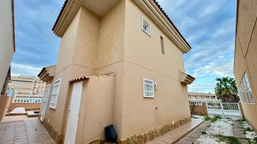 Apartment de 3 chambres à Torrevieja, Espagne No. 1266 № 20