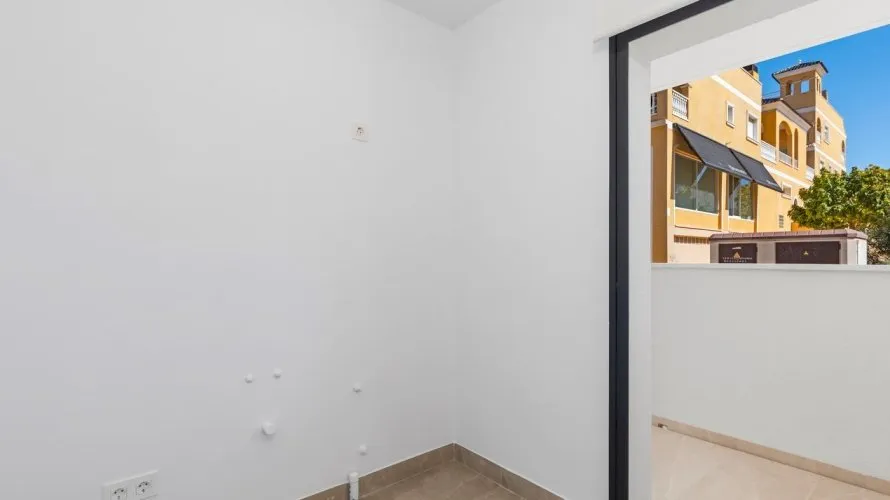 Apartment de 2 chambres à Benijofar, Espagne No. 992 № 19